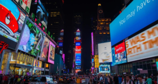 Digital Signage memberi bisnis keuntungan dalam periklanan