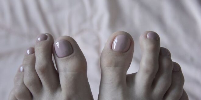 Mengapa jari-jari kaki Anda berkerut?