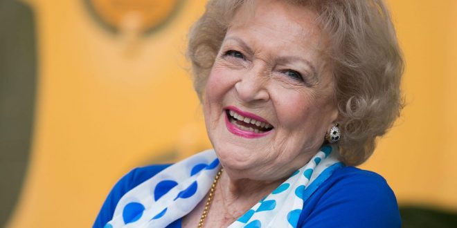 Betty White Tercinta Meninggal Pada Usia 99