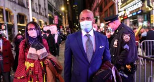 Walikota Baru yang Sibuk Bersumpah New York Tidak Akan 'Dikendalikan oleh Krisis'