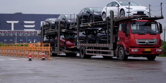 Tesla membuka showroom di wilayah Xinjiang yang kontroversial di China