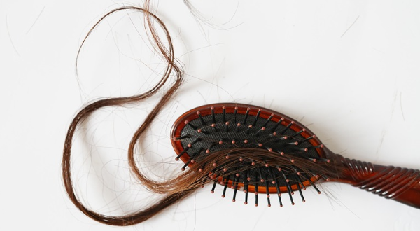 Trik sederhana mencegah rambut rontok berlebihan