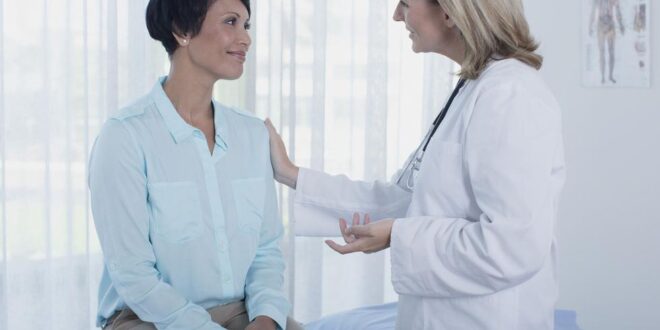 Wanita berhak mendapatkan perawatan dari penyedia layanan kesehatan yang memahami menopause