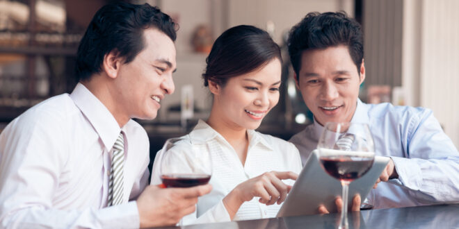 BetterAI merevolusi industri anggur dengan AI Sommelier 'VinoVoss' yang revolusioner
