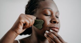 Apakah kamu melakukan gua sha?  – Wanita sehat